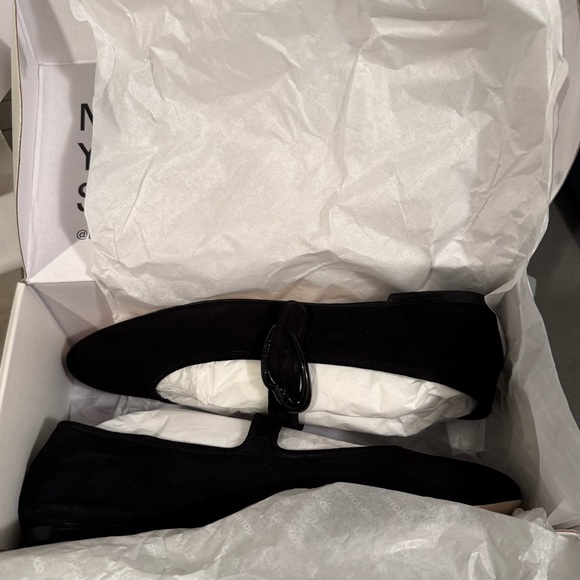 NWT Larroude Black Verona Women's Flats - Picture 2 of 5